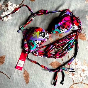 🧜🏻♀️3/$15 NWT Floral Strappy Tie Bikini Top